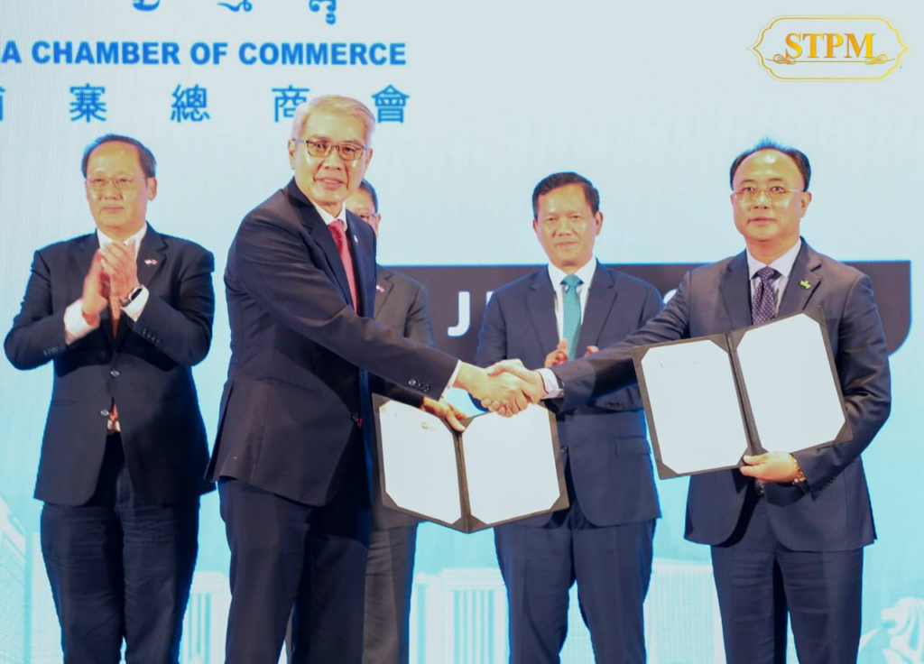 柬埔寨新加坡签署3项合作协议及谅解备忘录