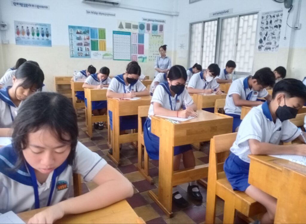 民生学校举行2024届中小学毕业考试
