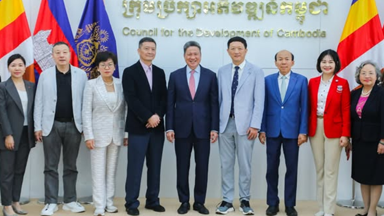 长江商学院代表团拜访孙展拓副总理探讨投资机遇