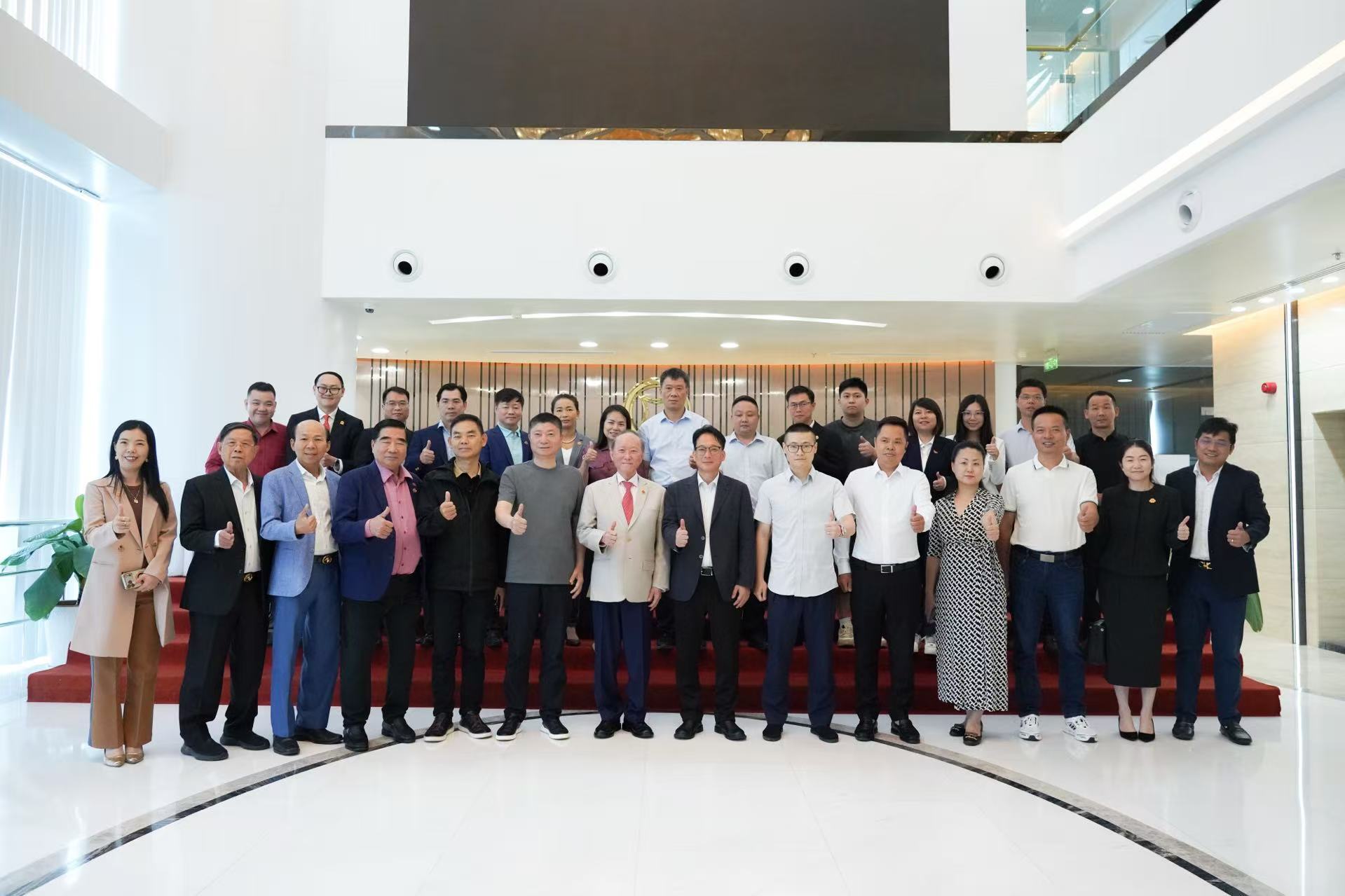 湖南省商务考察团拜访柬华理事总会 共探经贸合作新机遇