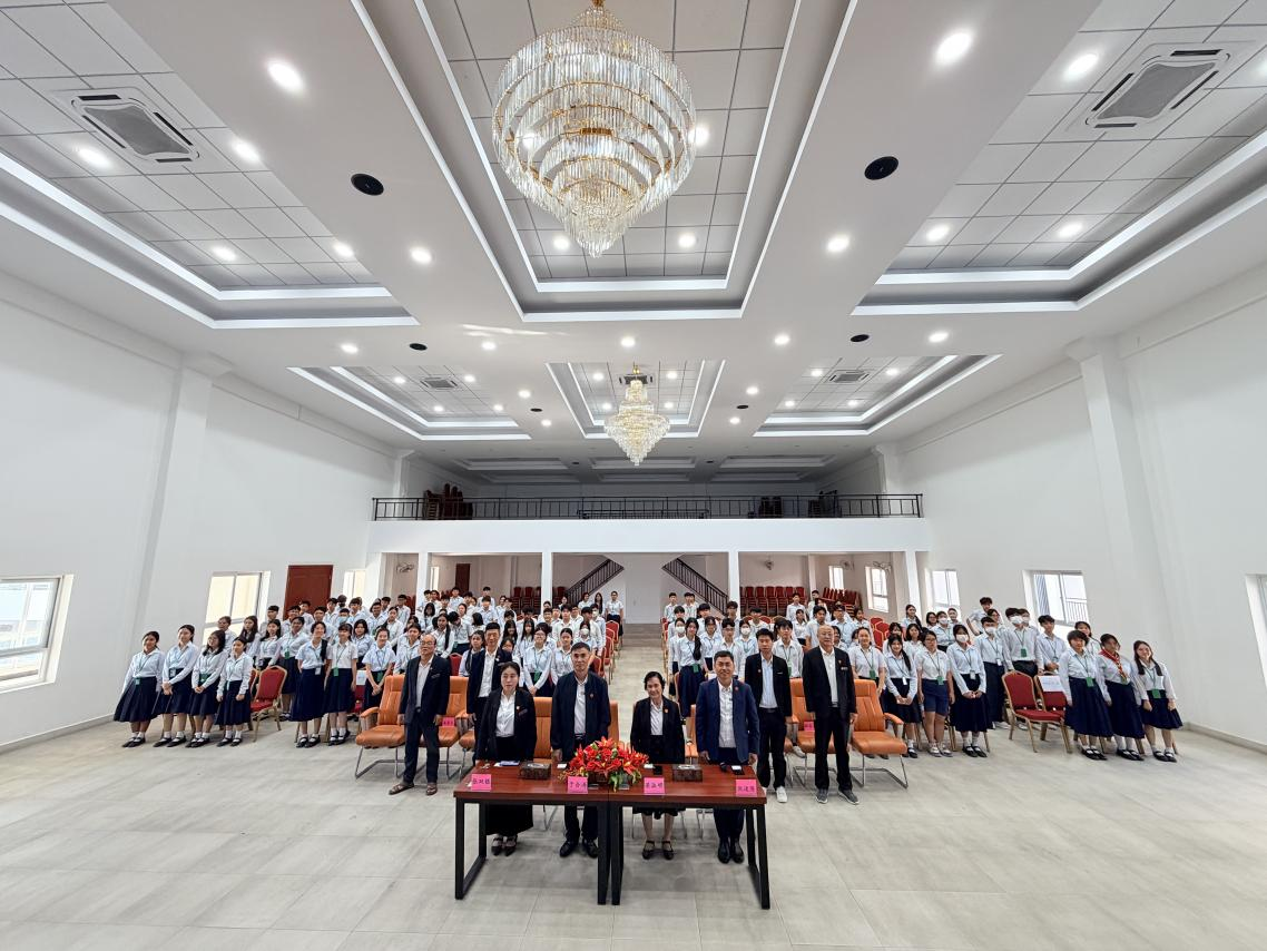 端华新校初高中部召开安全教育大会 强化安全意识共建平安校园