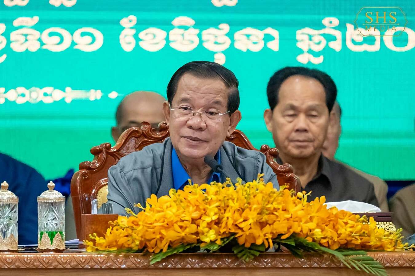 សម្តេចតេជោ ហ៊ុន សែន ដាស់តឿនមន្ត្រីខេត្តបន្ទាយមានជ័យ៖ «មន្ត្រីគឺជាអ្នកបម្រើដ៏ស្មោះត្រង់របស់ប្រជាជន មិនមែនជាចៅហ្វាយនាយឡើយ»