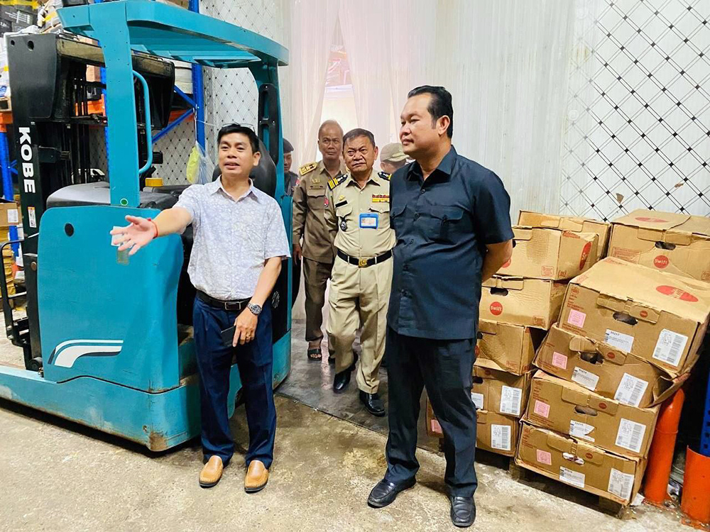 កម្លាំងចម្រុះរាជធានីភ្នំពេញ ចុះឆែកឆេរឃ្លាំងសង្ស័យ ៥១កន្លែង រកឃើញ ៤ទីតាំង លួចនាំចូលនិងស្តុកសាច់បង្កកពីប្រទេសថៃ