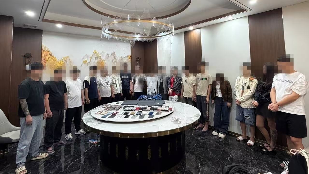 西港宪兵深夜突袭涉诈中餐厅逮捕18名嫌犯