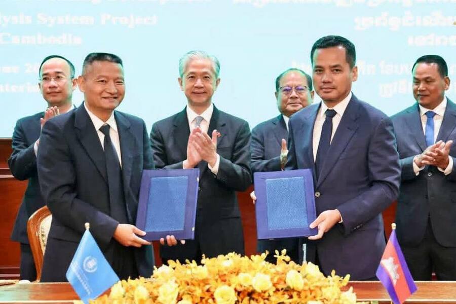 ក្រសួងមហាផ្ទៃ ទទួលជំនួយប្រព័ន្ធ «នគរបាលវៃឆ្លាត» ពីមជ្ឈមណ្ឌល LMLECC ដោយត្រៀមបំពាក់កាមេរ៉ាឆ្លាតវៃជិត ៥០០គ្រឿង