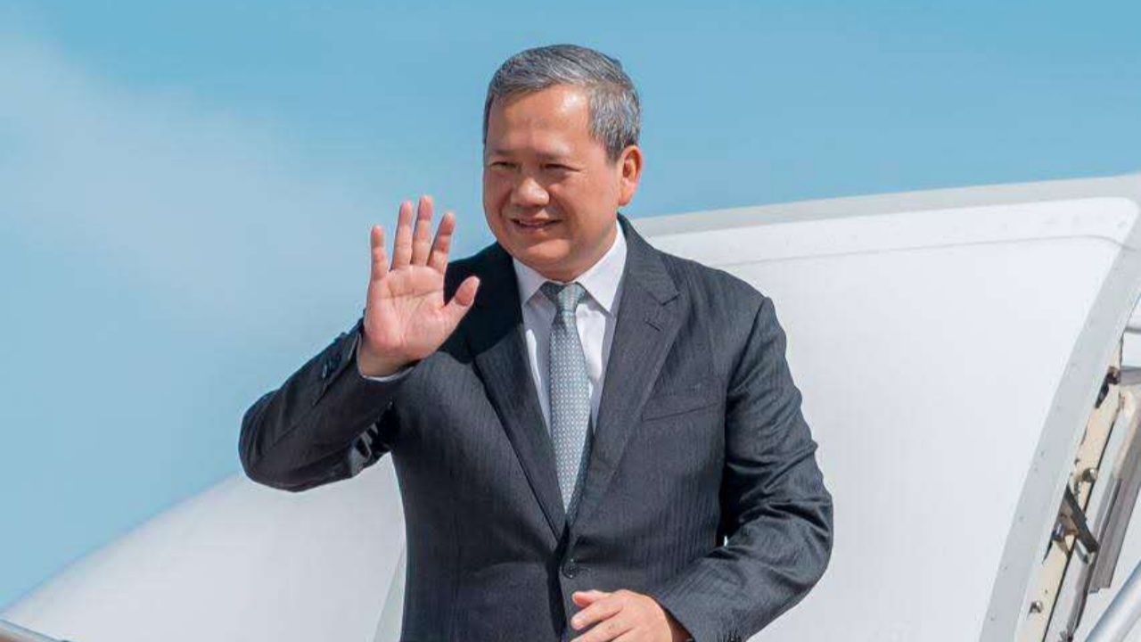 洪玛奈总理启程赴俄出席东盟—俄罗斯纪念峰会