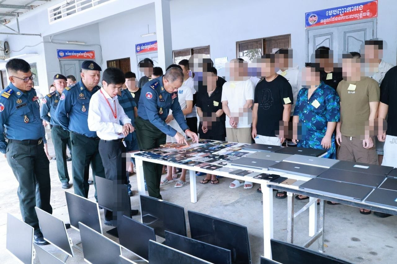 西港宪兵深夜突袭涉诈酒店逮捕35名外籍人员
