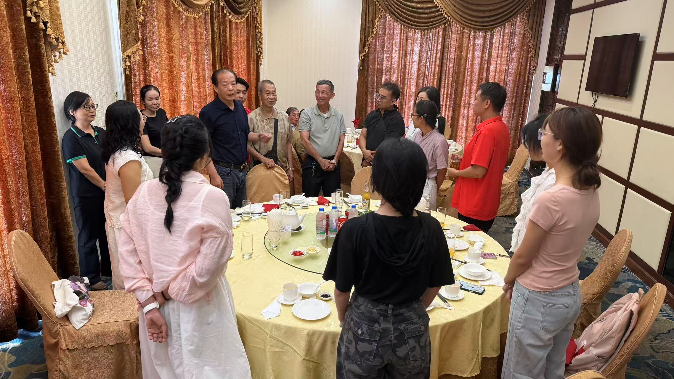 暖心接风迎良师，薪火相传育桃李  ——崇正学校举行援教老师欢迎午宴