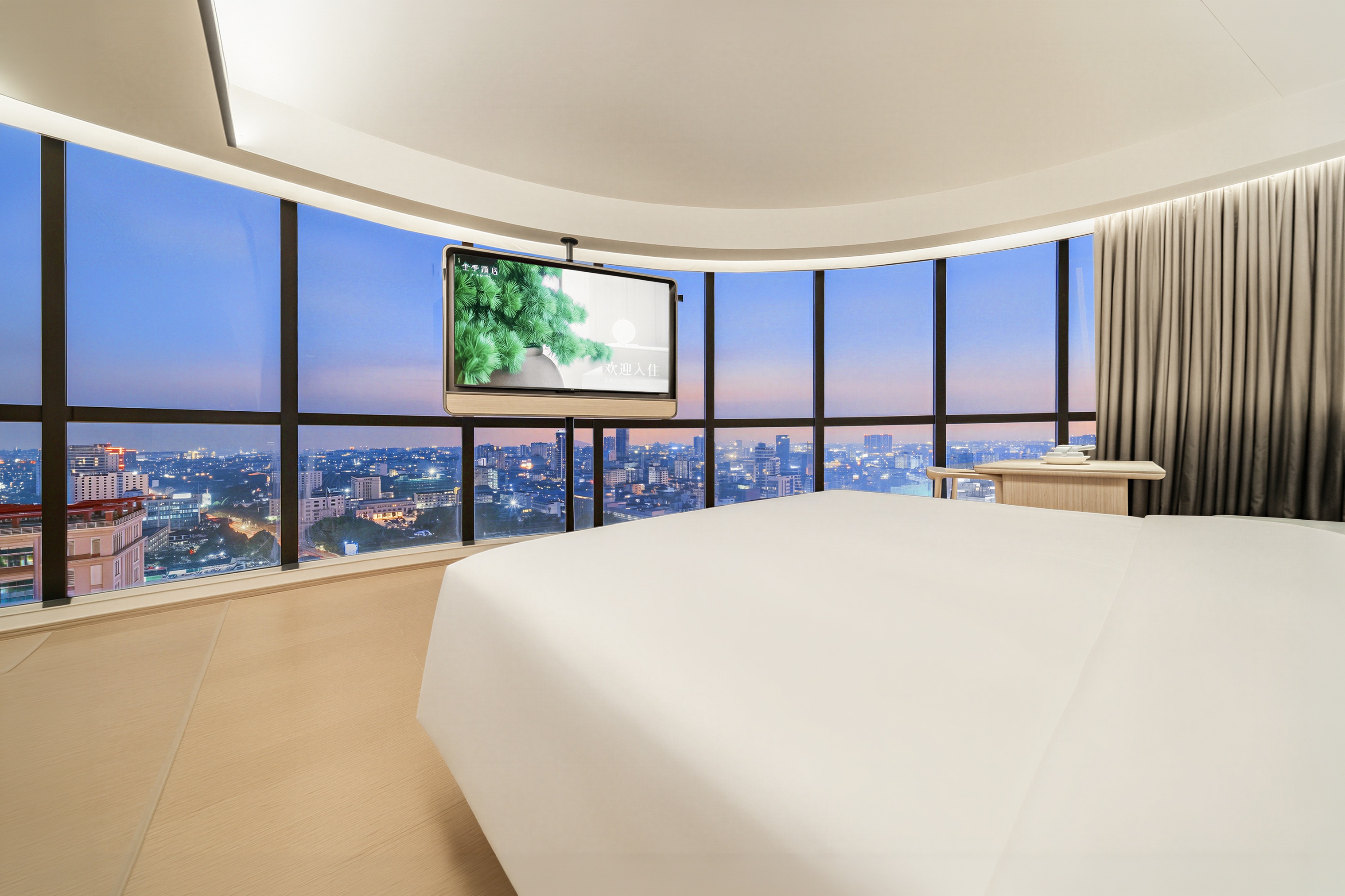 华住金边“年度大促”来袭｜低至4折 + 免费接送机！玩转金边、商务长驻全能适配