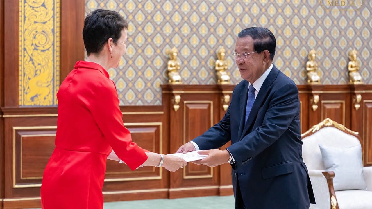 德国新任驻柬大使递交国书 承诺深化柬德经贸合作