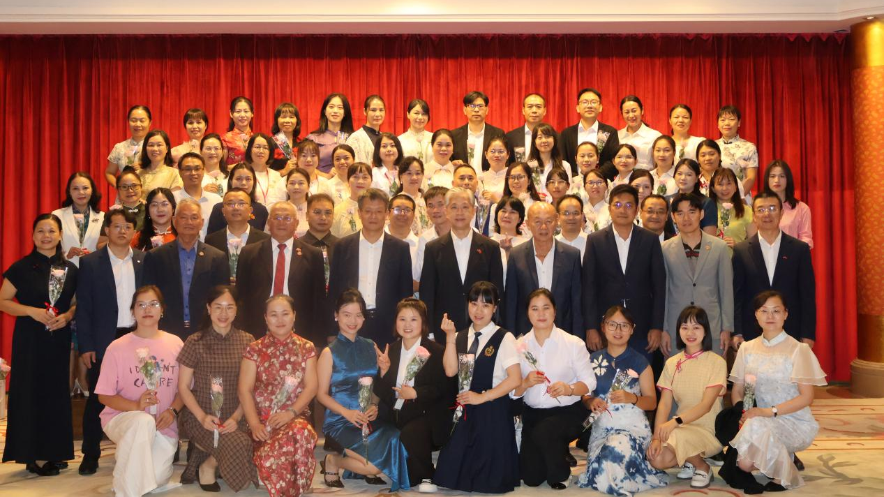 中国驻柬大使馆隆重举行教师节座谈会——外派教师守初心担使命  赋能柬华文教育