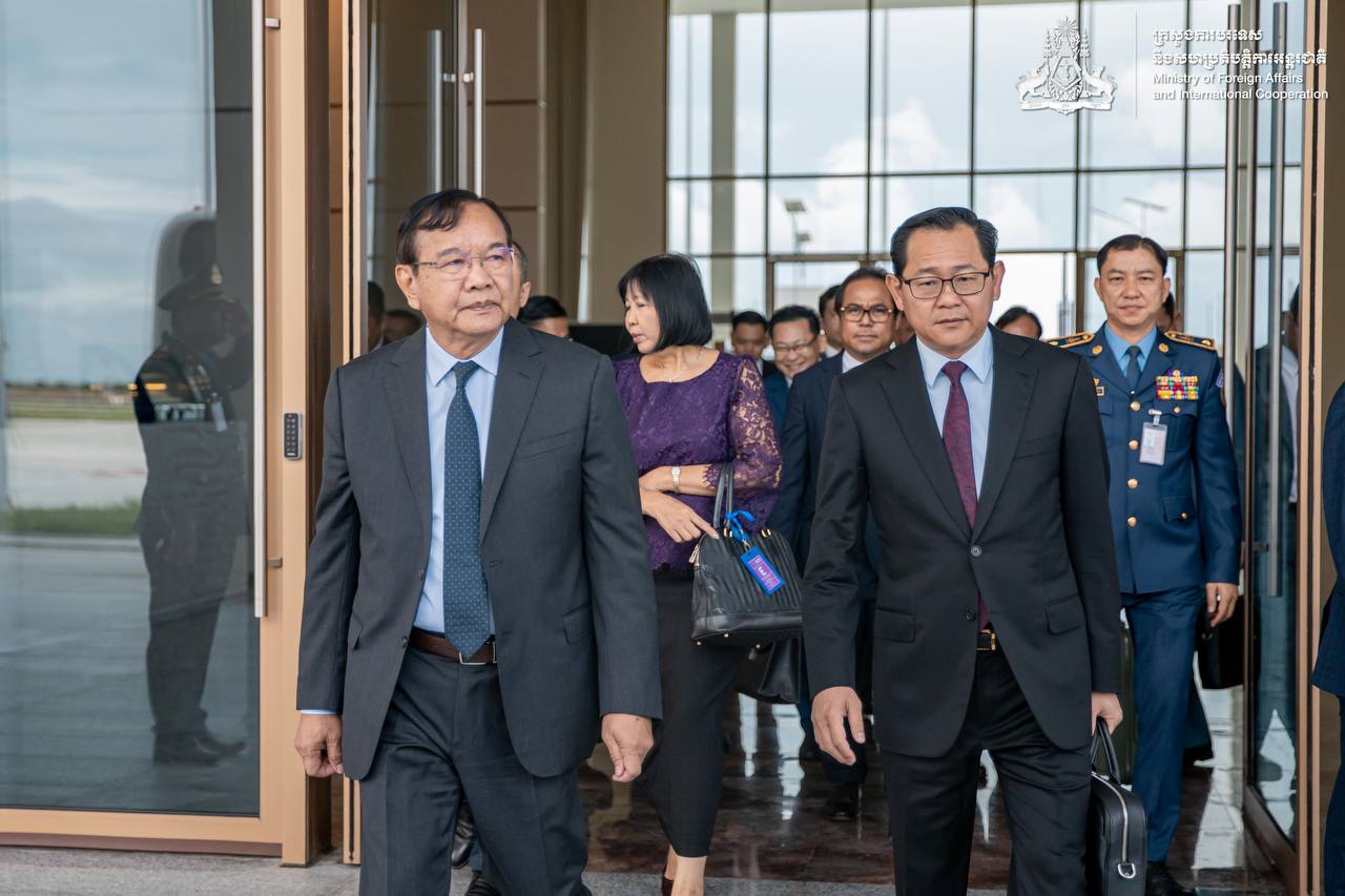 巴速坤率团赴新加坡出席联合国海洋法公约调解委员会首次会议