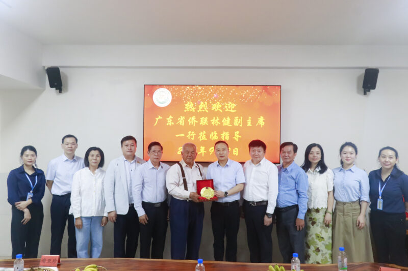 广东省侨联代表团到访广肇学校 调研华文教育发展