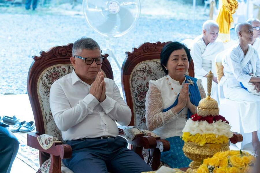 តំណាង សម្តេចធិបតី ហ៊ុន ម៉ាណែត និងលោកជំទាវបណ្ឌិត រៀបចំពិធីវេរភត្តាហារ និងទេយ្យវត្ថុប្រគេនព្រះសង្ឃ ៩វត្ត ក្នុងតំបន់អង្គរ ក្នុងឱកាសកាន់បិណ្ឌវេនទី៧