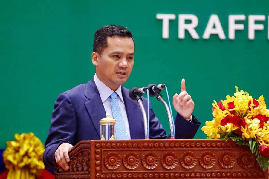 ឯកឧត្តមអភិសន្តិបណ្ឌិត ស សុខា ចេញបទបញ្ជាម៉ឺងម៉ាត់៖ ចាត់ការដាច់ខាតលើជនស៊ីវិលបន្លំជាសមត្ថកិច្ច ដែរជម្រិតទារប្រាក់ពីពលរដ្ឋ