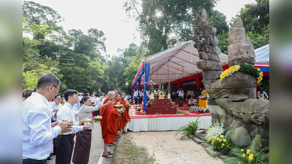 吴哥城胜利门神像归位点睛守护高棉圣地