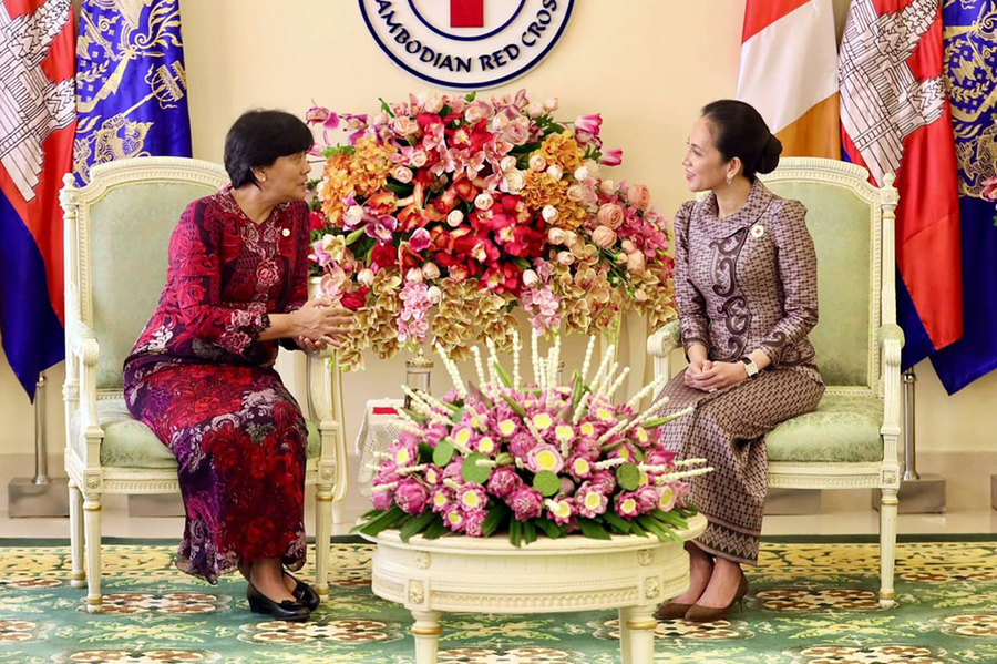លោកជំទាវបណ្ឌិត ពេជ ចន្ទមុន្នី ហ៊ុនម៉ាណែត ទទួលជួបពិភាក្សាការងារជាមួយ ប្រធានអឌ្ឍចន្ទក្រហមម៉ាឡេស៊ី