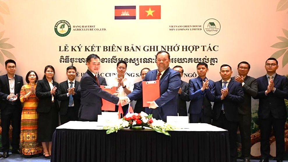 柬越企业签署40万吨木薯干及玉米供应协议