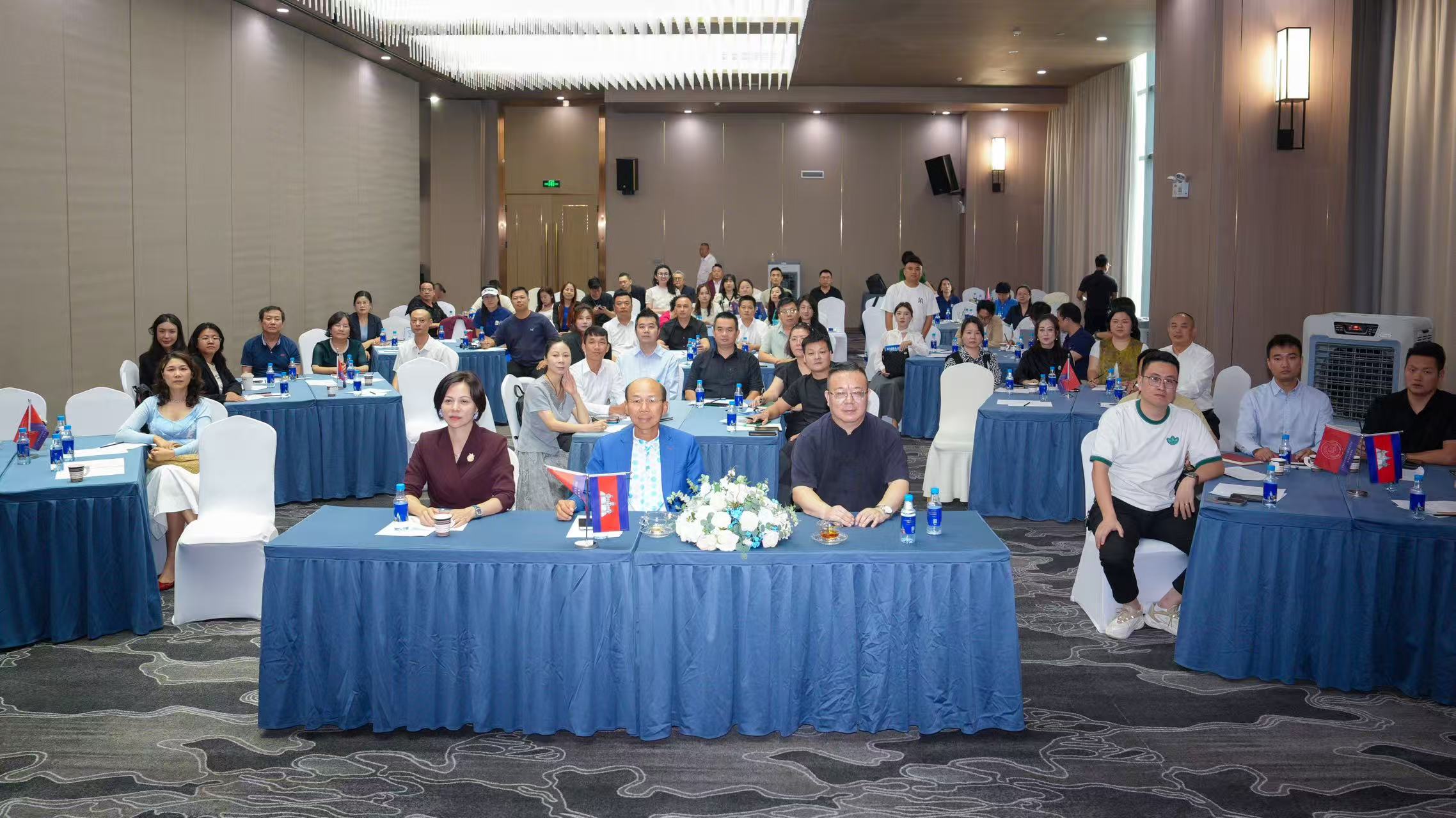AI时代抢位营销赋能柬企增长｜朱玉童大师课在金边摩根大厦成功开讲