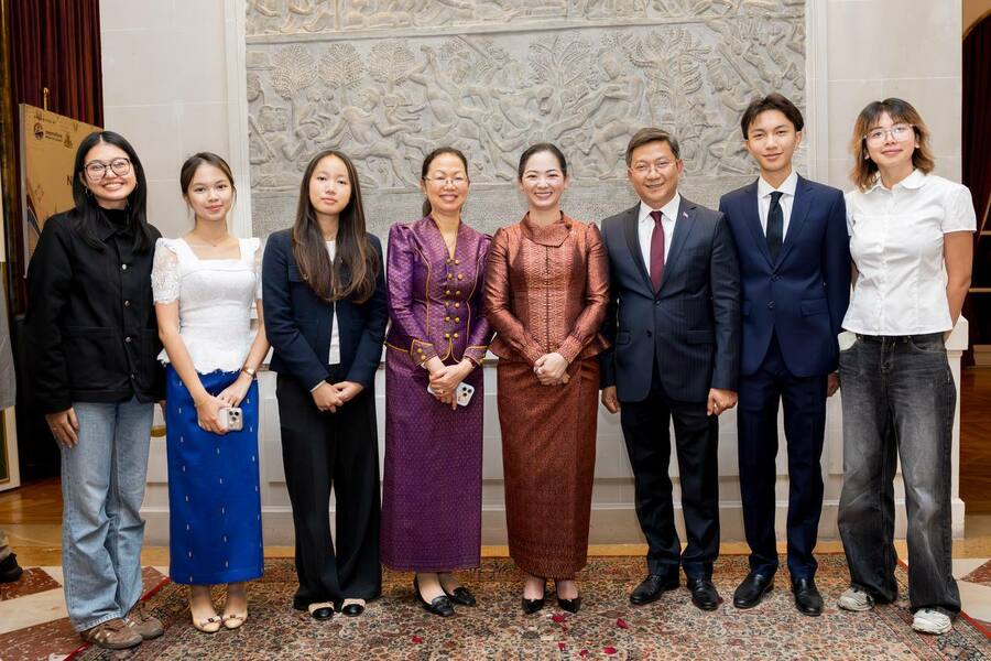 ក្រសួងពាណិជ្ជកម្ម និងស្ថានឯកអគ្គរាជទូតកម្ពុជានៅបារាំង បានរៀបចំជំនួបធុរកិច្ចផ្សារភ្ជាប់អាហារខ្មែរទៅទីផ្សារបារាំង និងអឺរ៉ុប