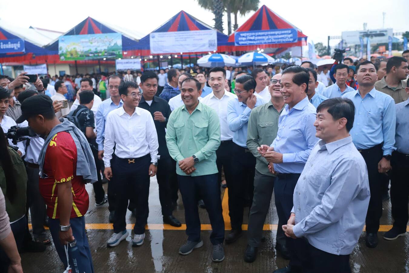 លោក ឃួង ស្រេង៖ កម្មករម្នាក់អាចចំនេញថវិកាយ៉ាងតិច ១៥ម៉ឺនរៀល ពេលធ្វើដំណើរទៅតាមបណ្តាខេត្តឆ្ងាយៗ