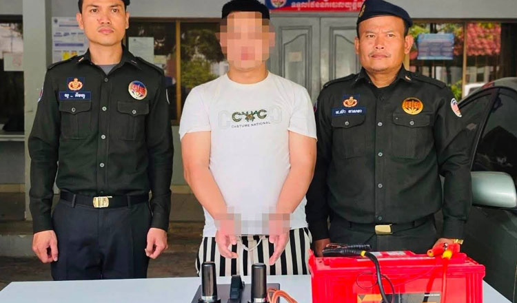 西港一中国男子架设“伪基站”群发诈骗短信被捕